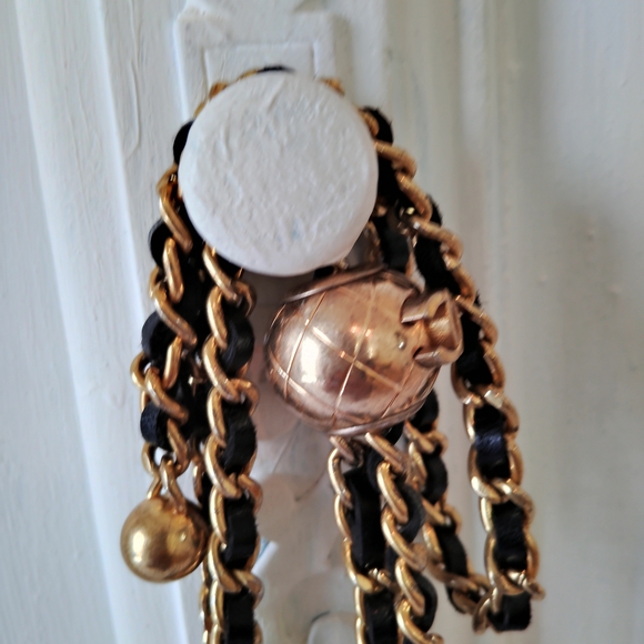 CHANEL Black Quilted Leather Phone Holster - Picture 5 of 16